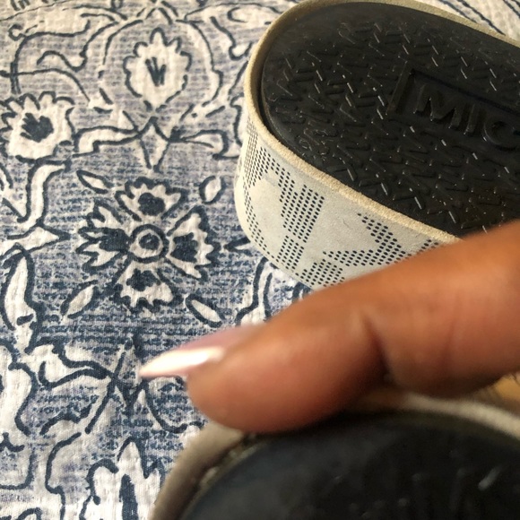 💙💙MK Michael Kors stacked flip flops 💙💙 - Picture 9 of 12